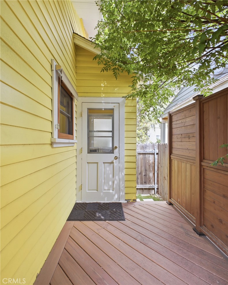 402 Wildrose Avenue