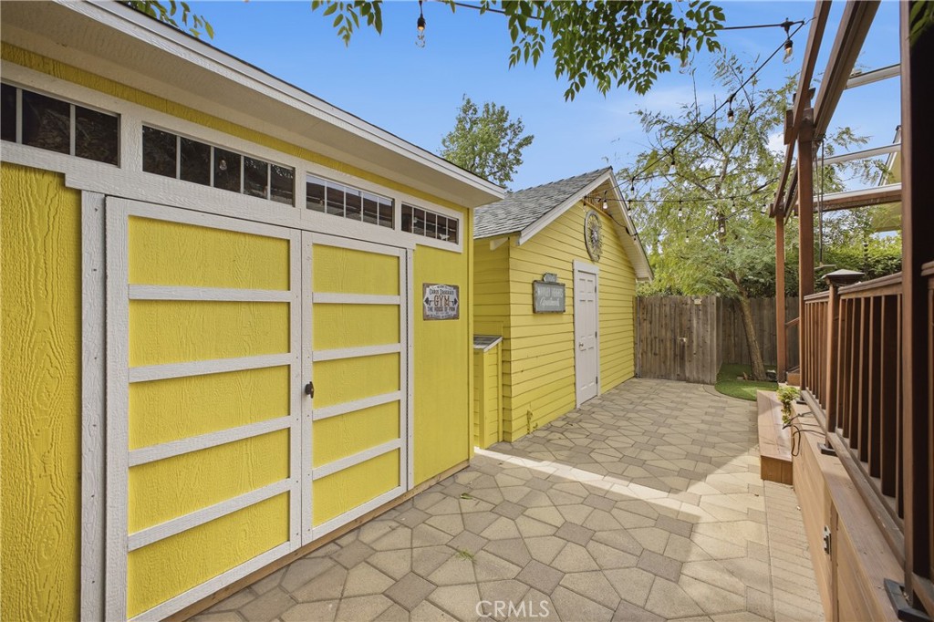 402 Wildrose Avenue