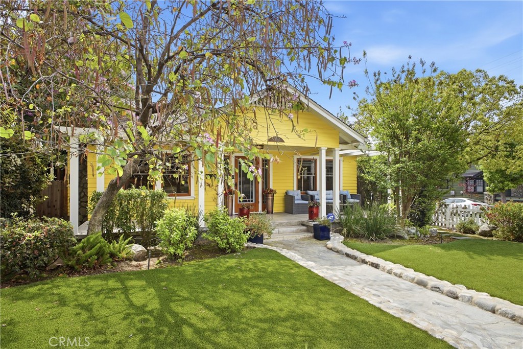 402 Wildrose Avenue