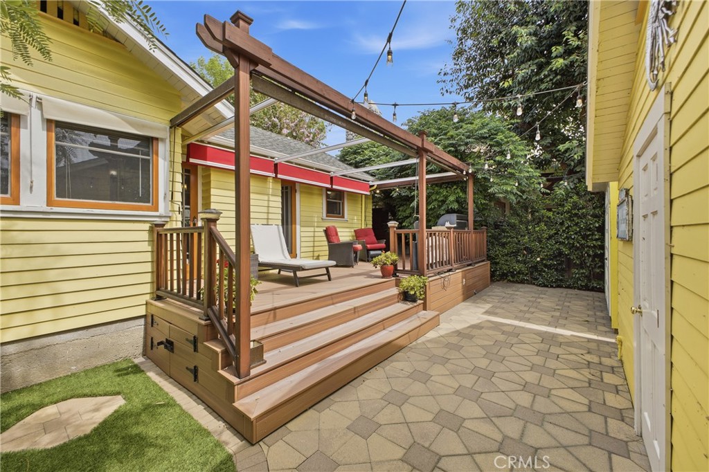 402 Wildrose Avenue