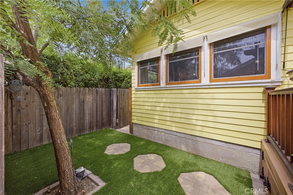402 Wildrose Avenue