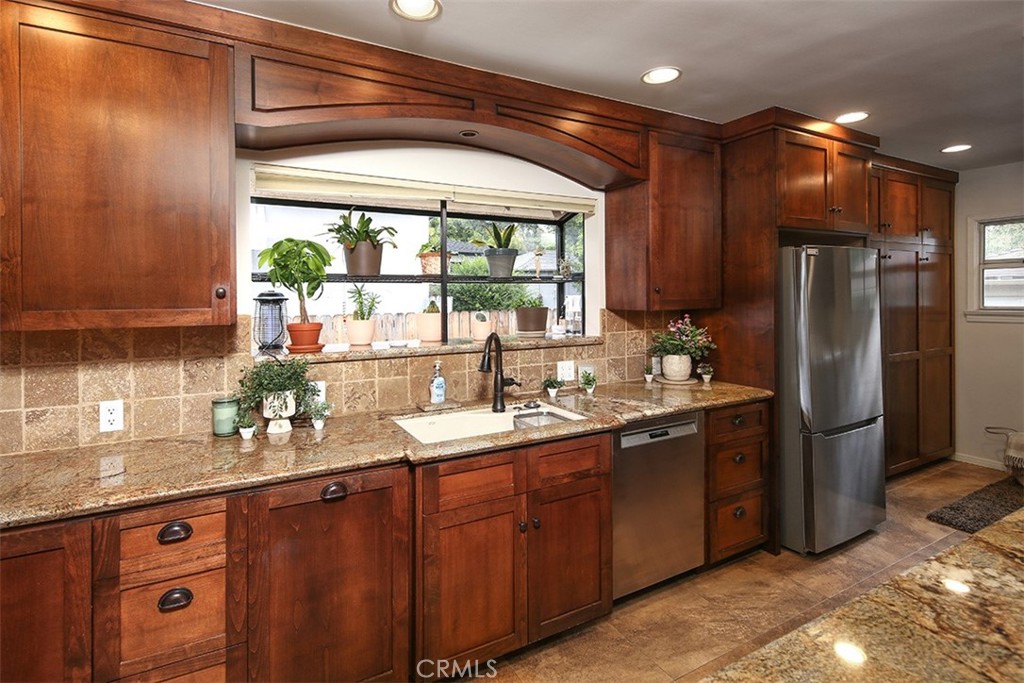 328 N. Alta Vista Ave
