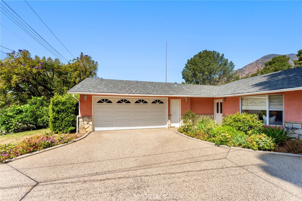 743 E Grandview