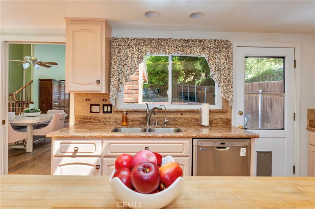 743 E Grandview