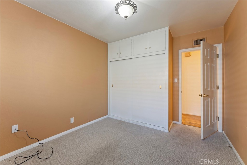 743 E Grandview