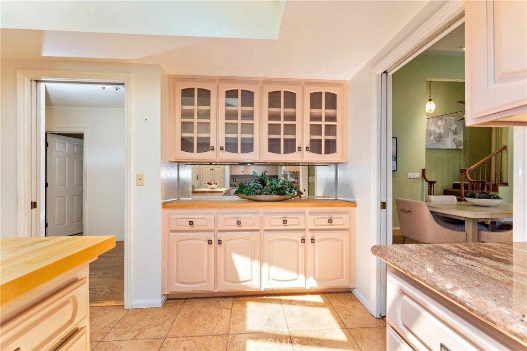 743 E Grandview