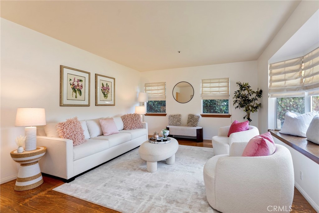 743 E Grandview