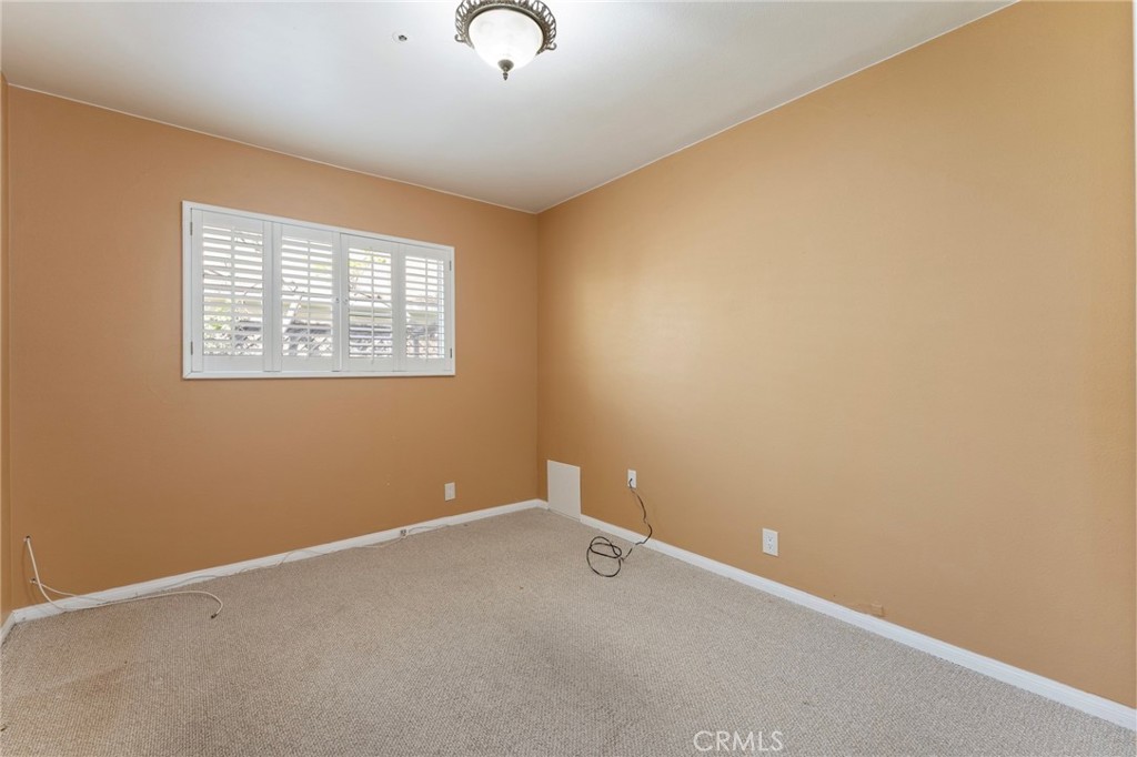 743 E Grandview