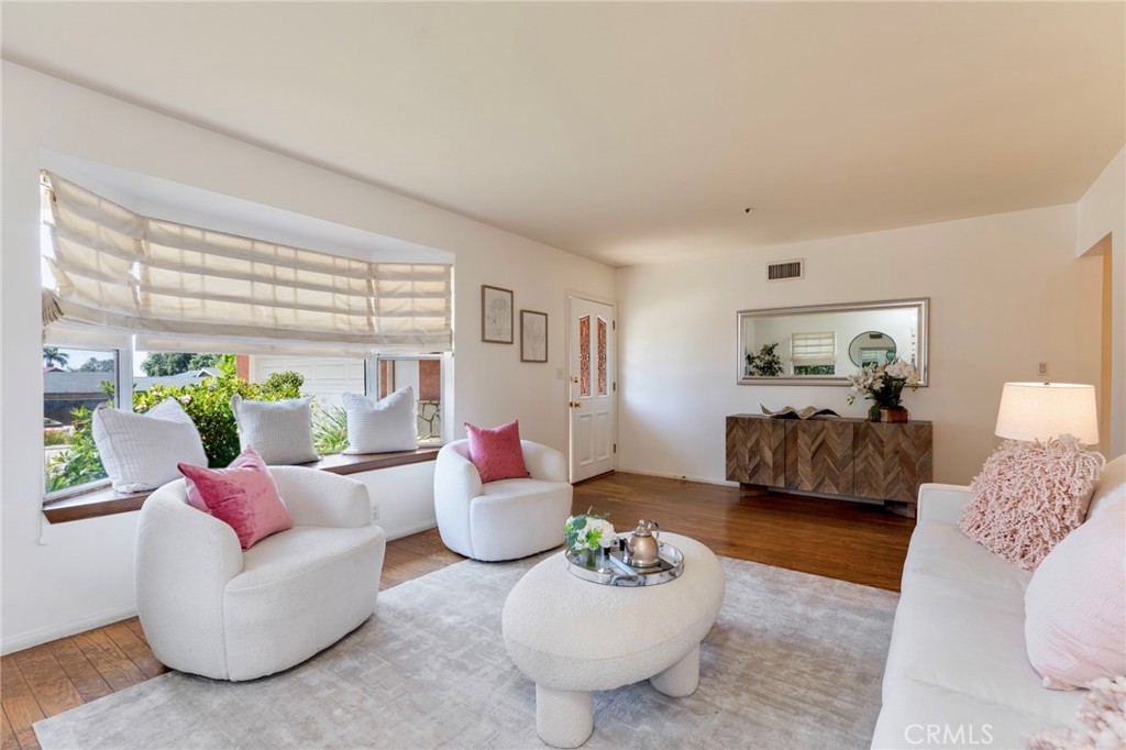 743 E Grandview
