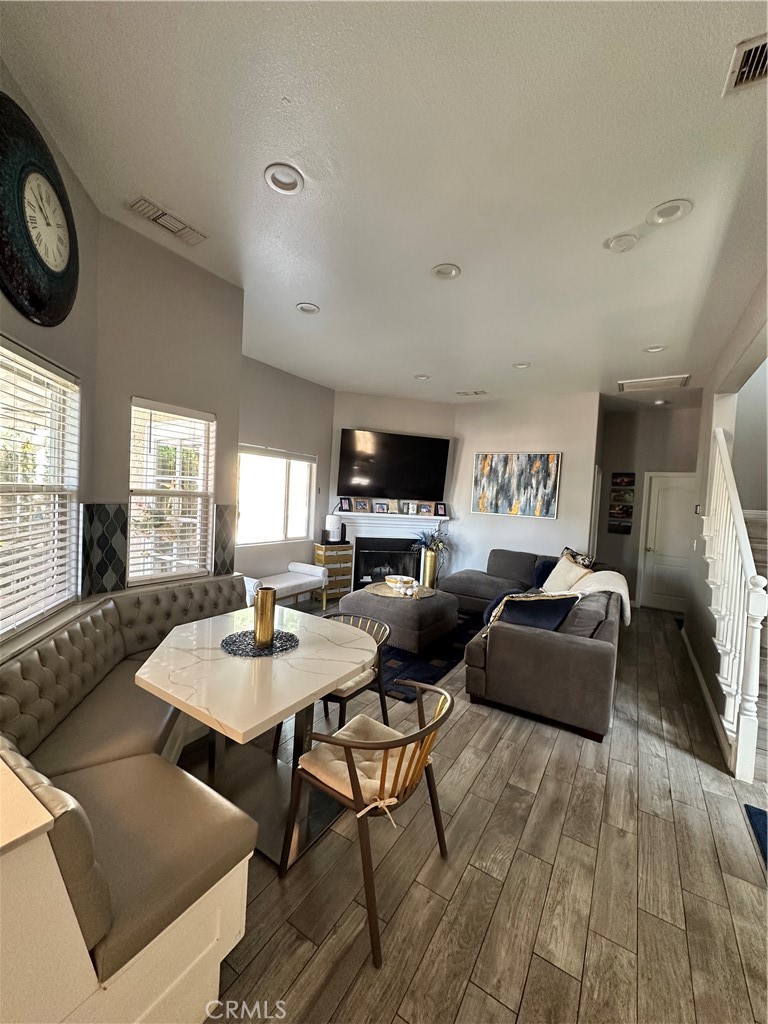 495 Woodbluff