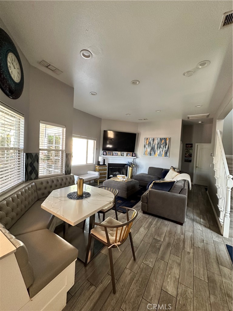 495 Woodbluff