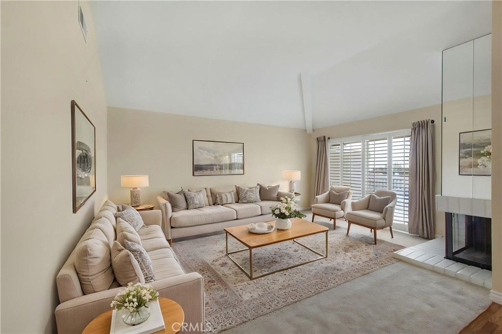 2377 Sommerset Dr