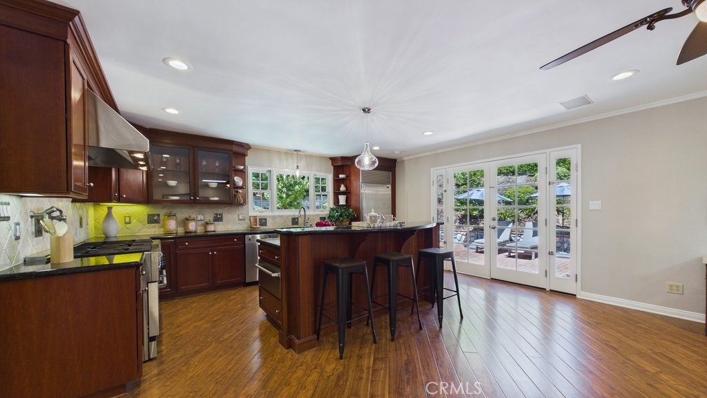 340 Toyon