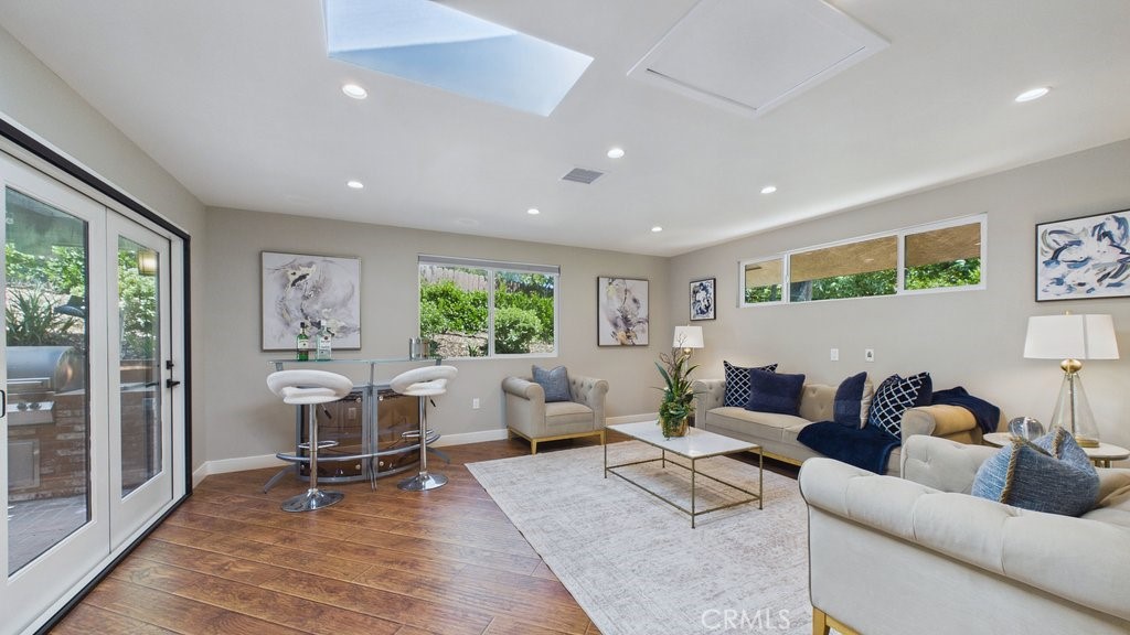 340 Toyon