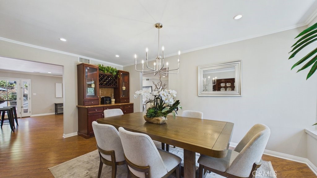 340 Toyon