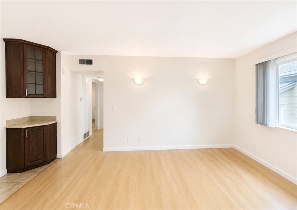 231 S Catalina Avenue 6
