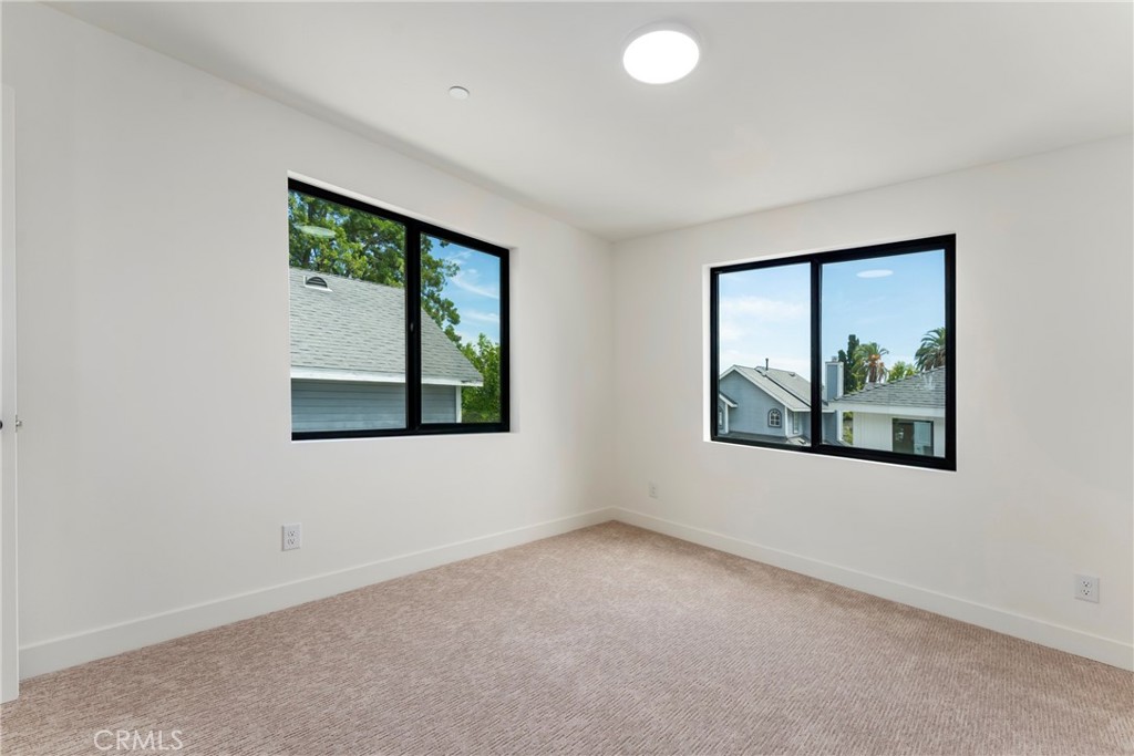 180 W Highland Avenue
