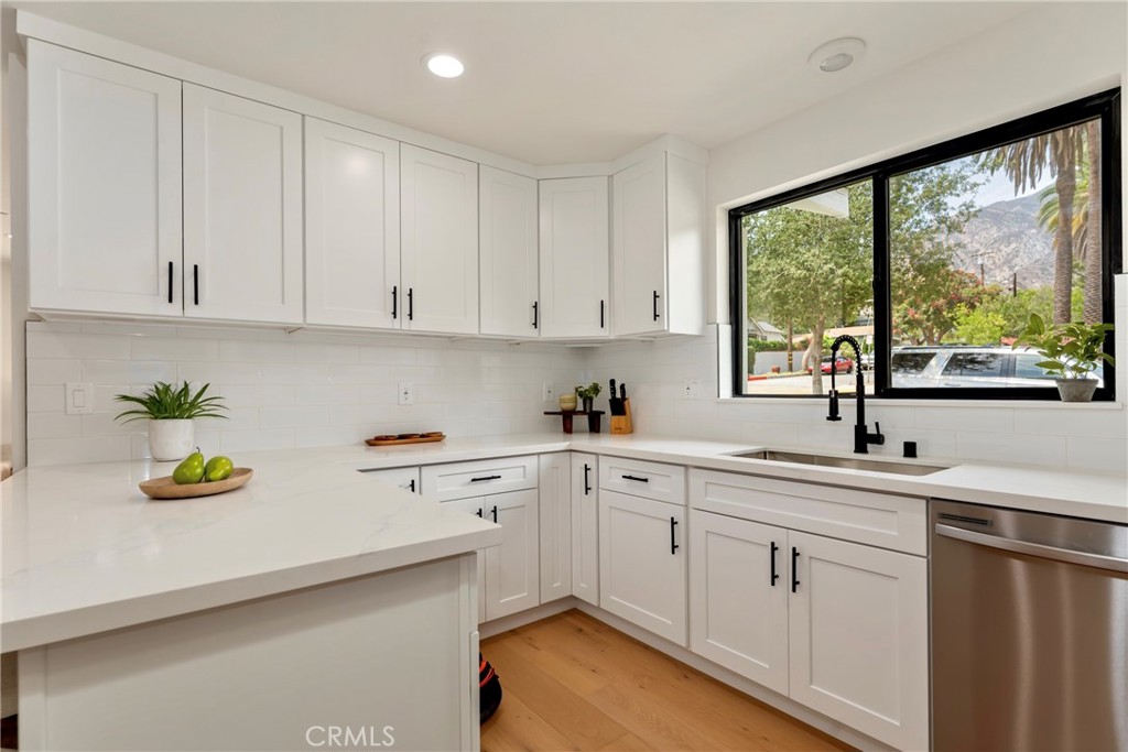 182 W Highland Avenue