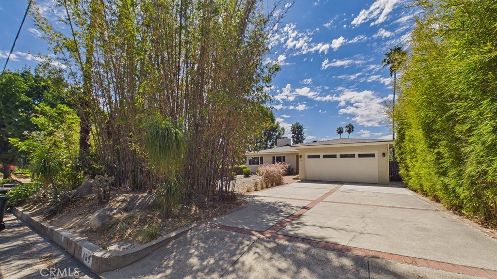 480 E Grandview