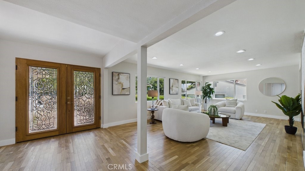 480 E Grandview