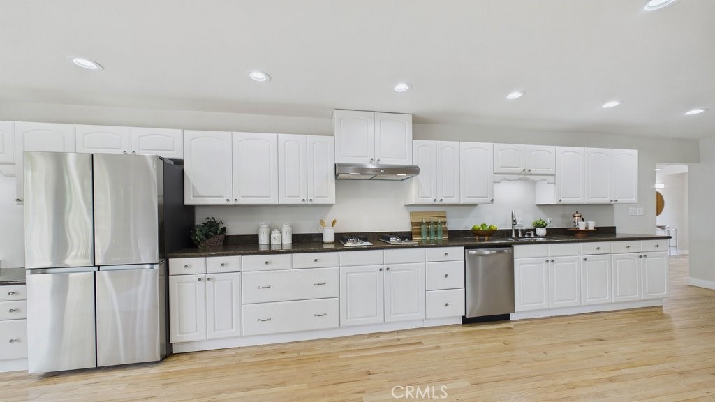 480 E Grandview