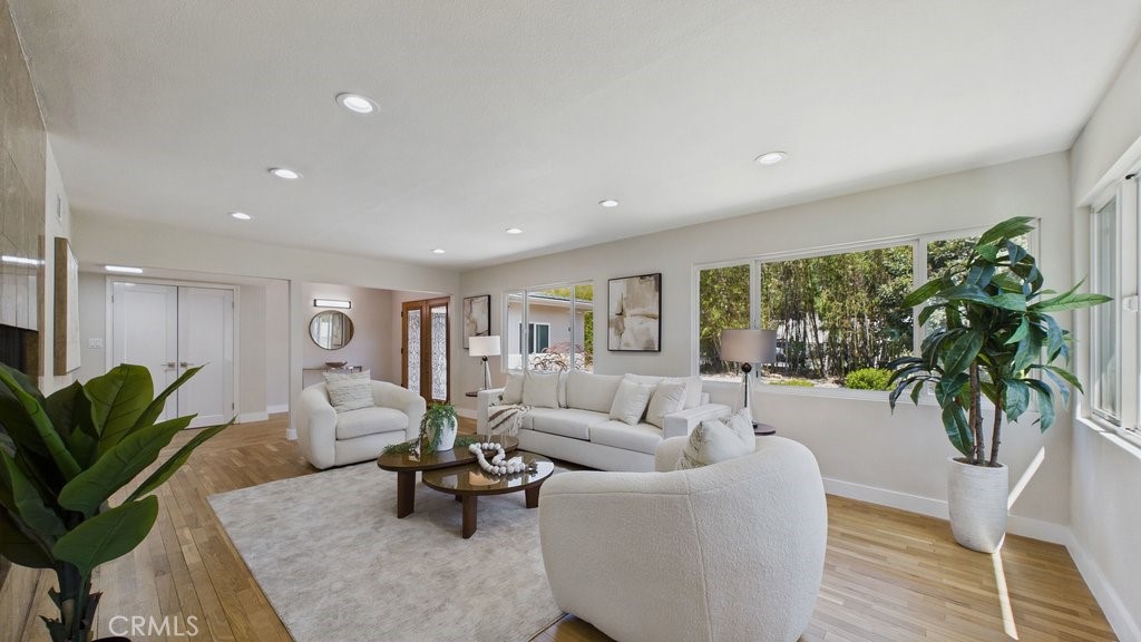 480 E Grandview