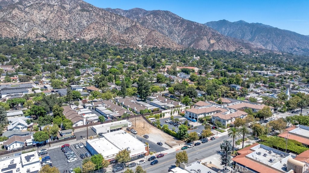 283 W Sierra Madre
