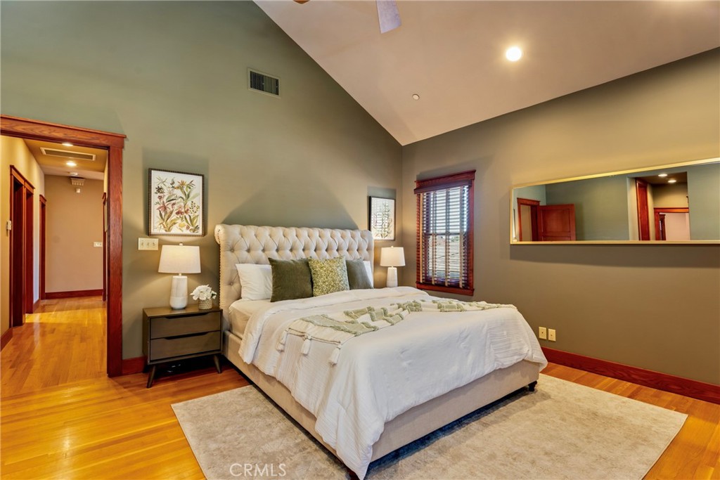 109 E Grandview