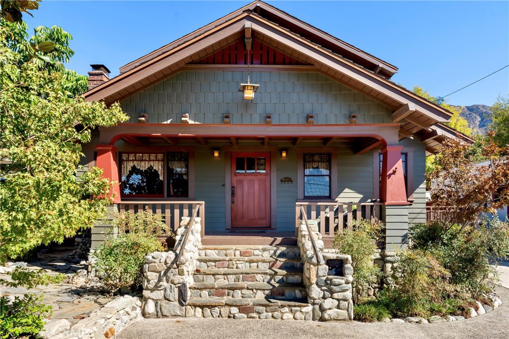 109 E Grandview