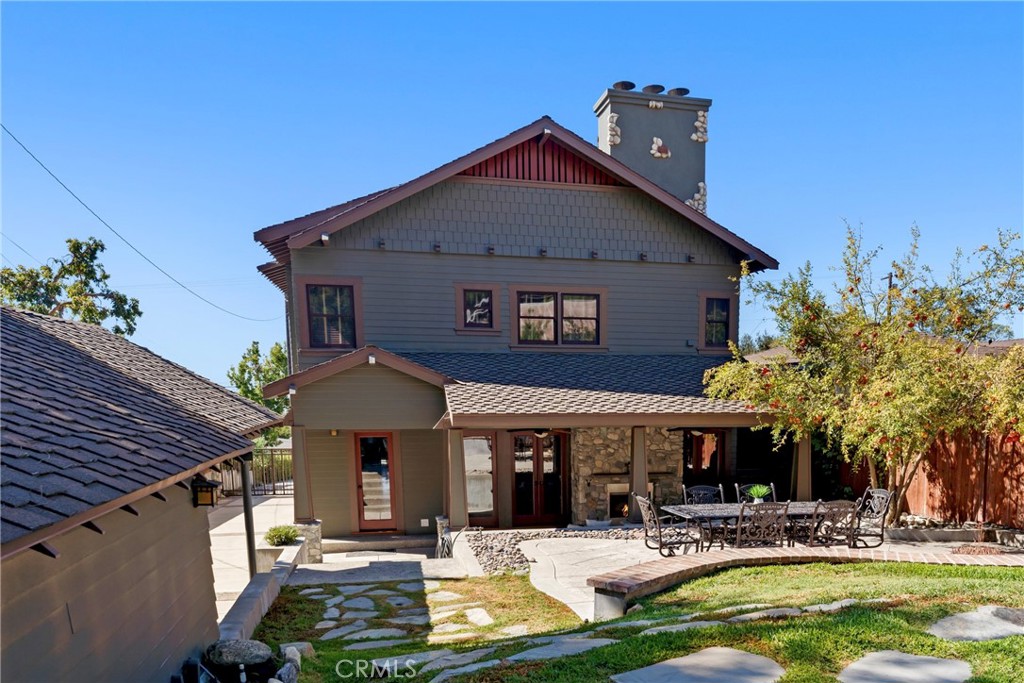 109 E Grandview