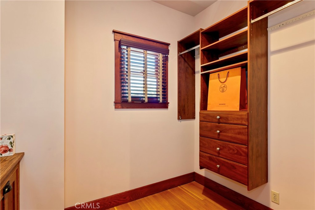 109 E Grandview