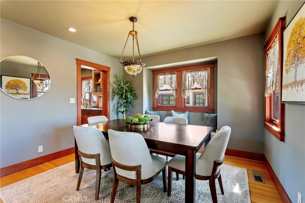 109 E Grandview