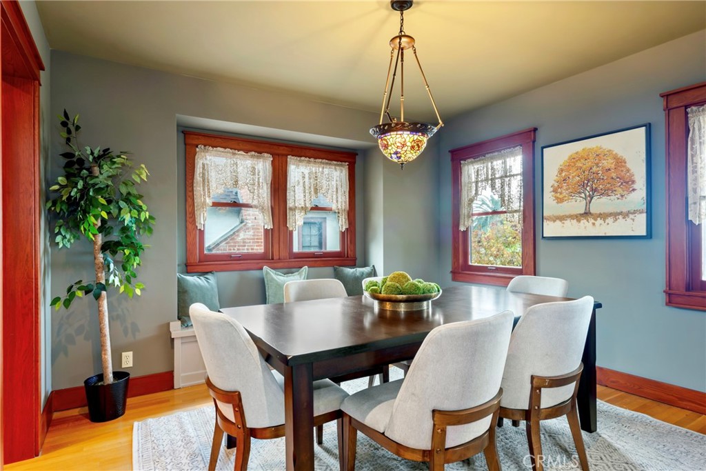 109 E Grandview