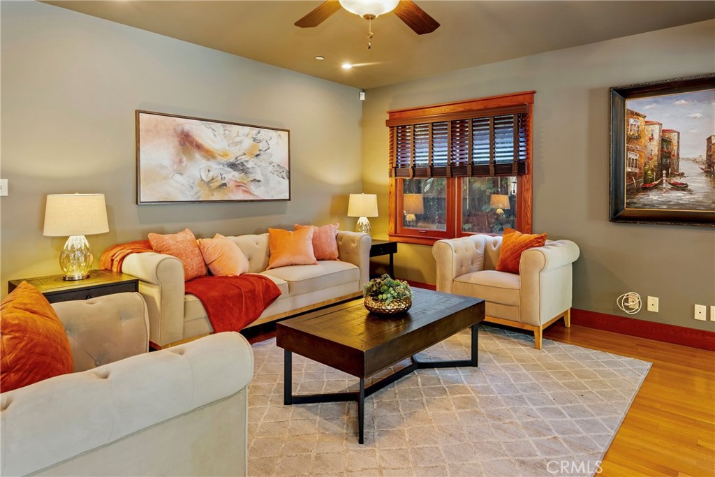 109 E Grandview