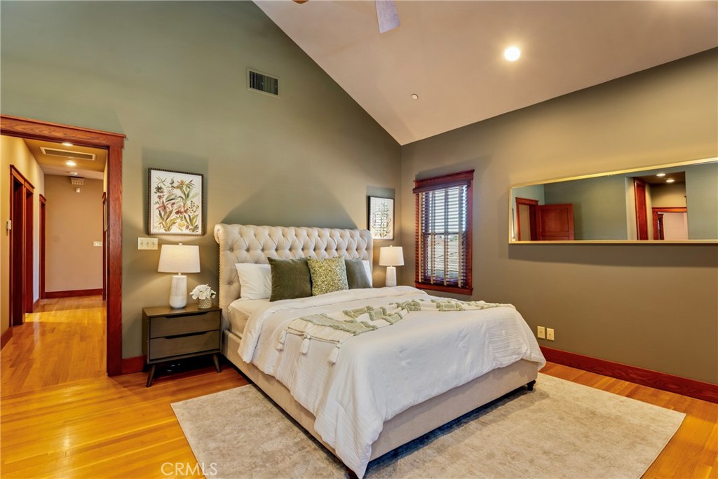 109 E Grandview