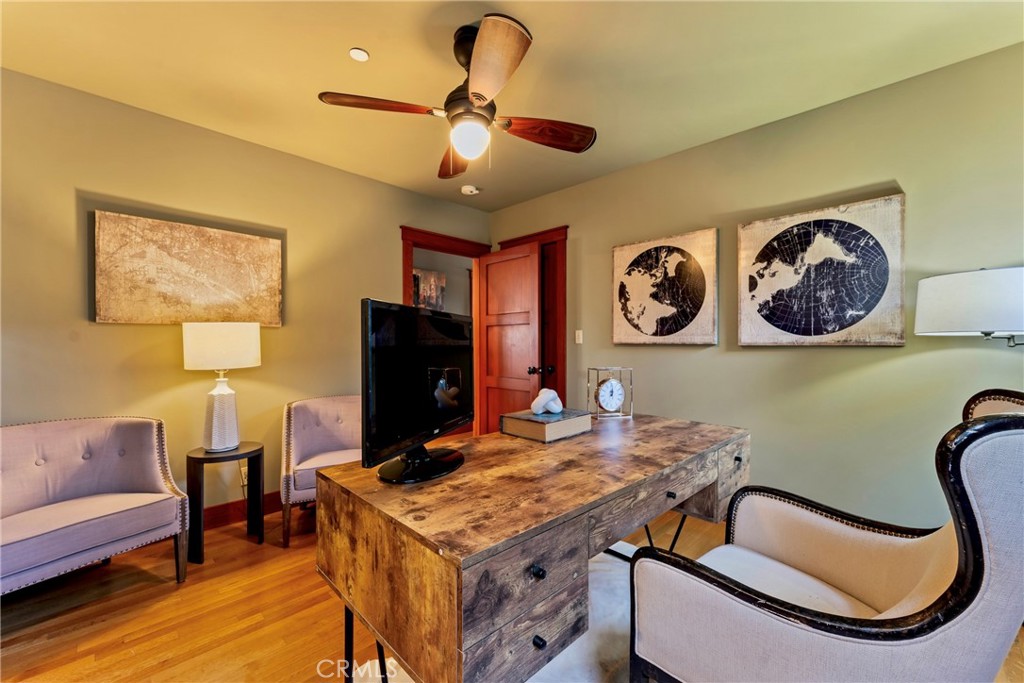 109 E Grandview