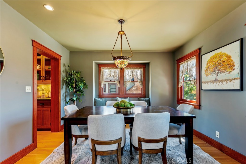 109 E Grandview