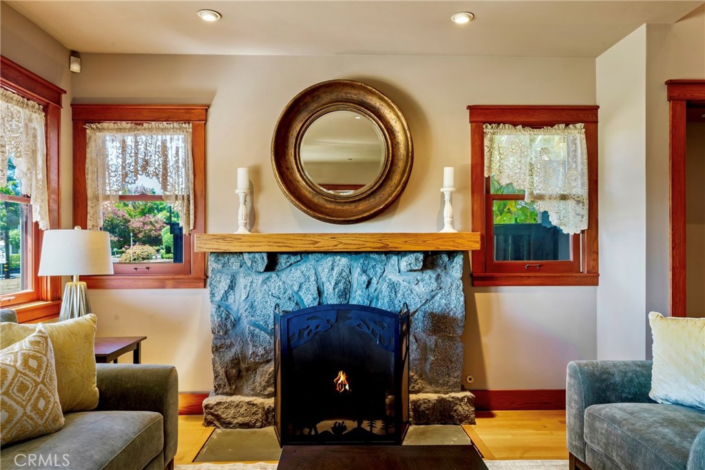 109 E Grandview
