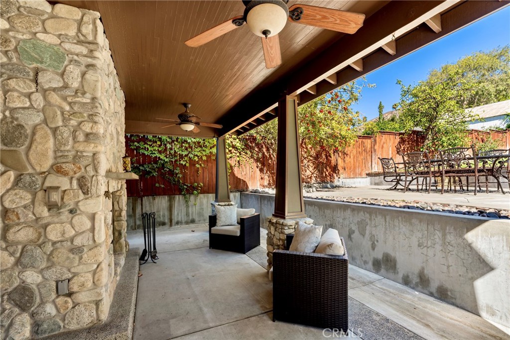 109 E Grandview