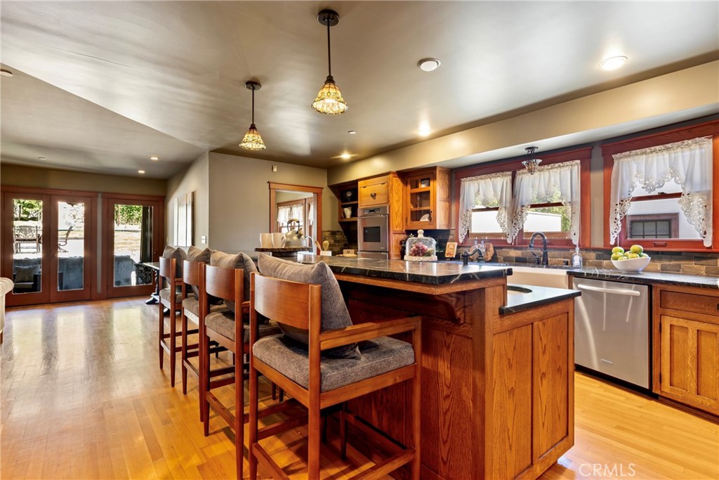 109 E Grandview