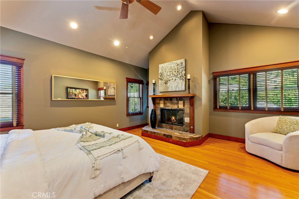 109 E Grandview