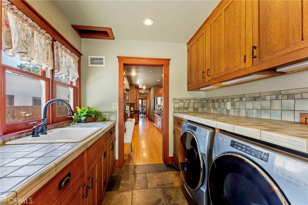 109 E Grandview