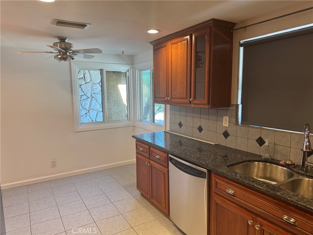 1530 Alamitas