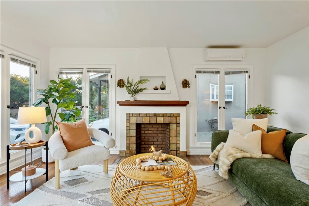 667 W Grandview