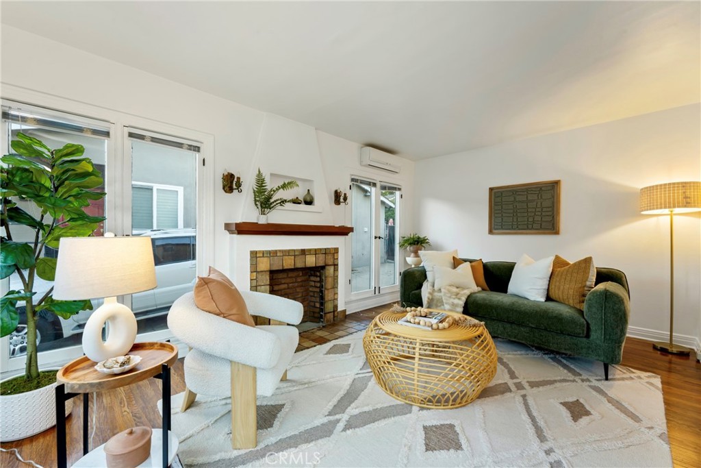 667 W Grandview