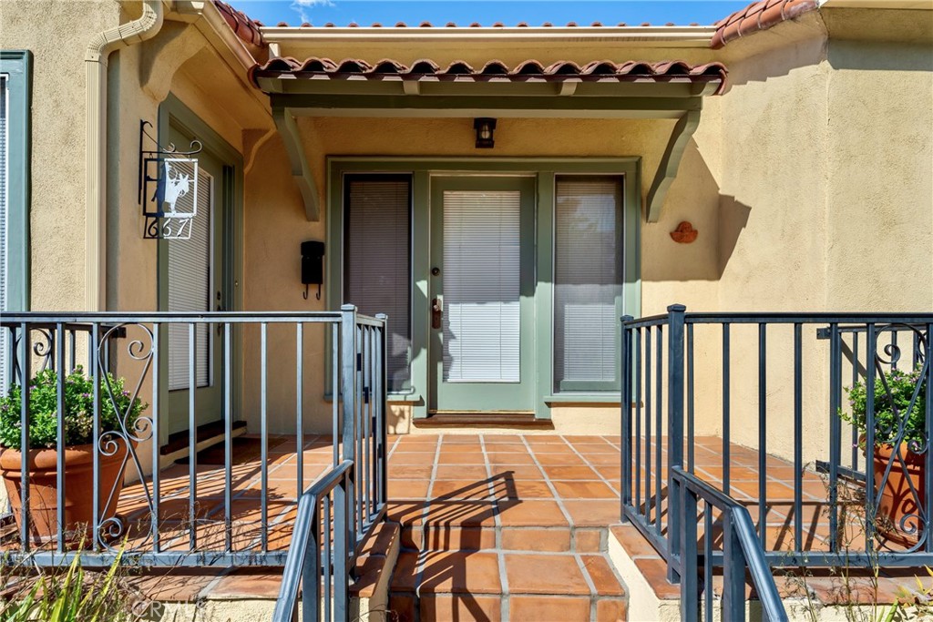667 W Grandview