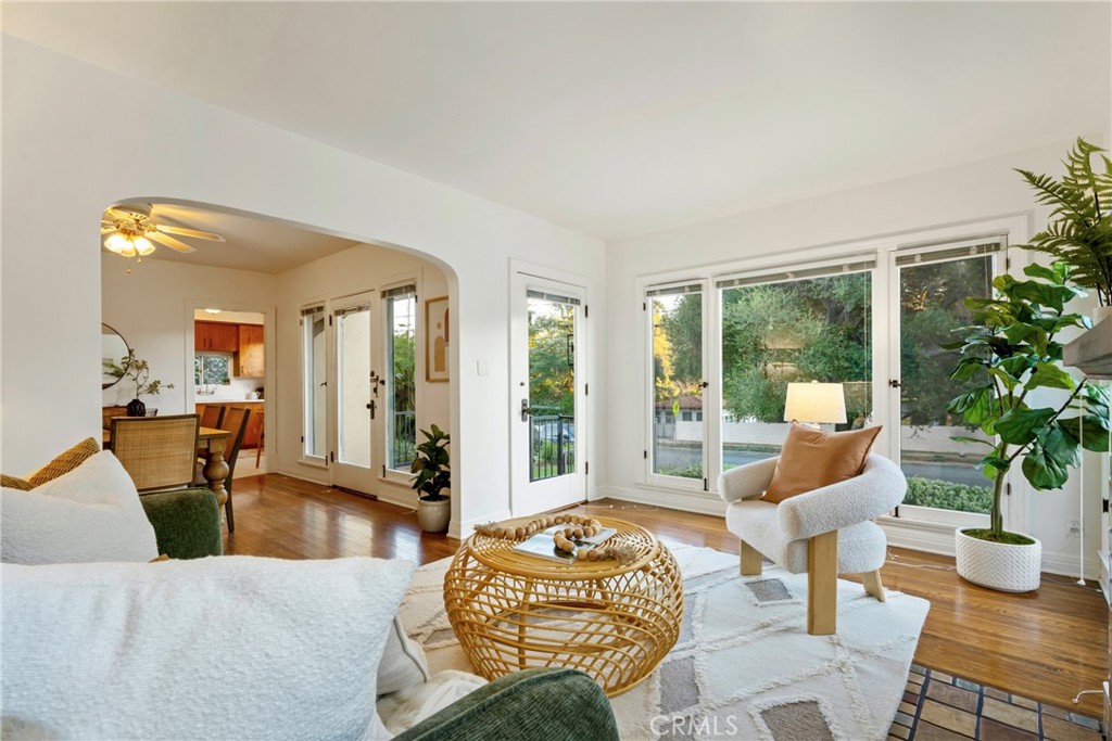 667 W Grandview