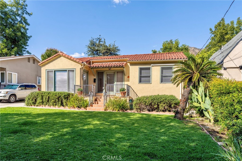 667 W Grandview