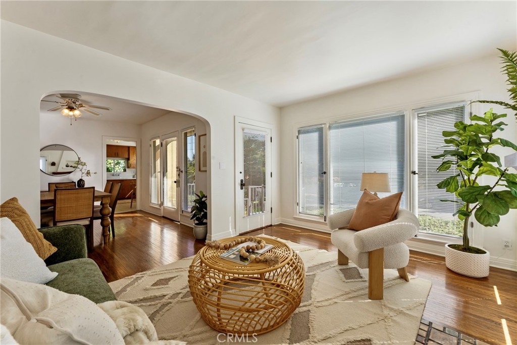 667 W Grandview
