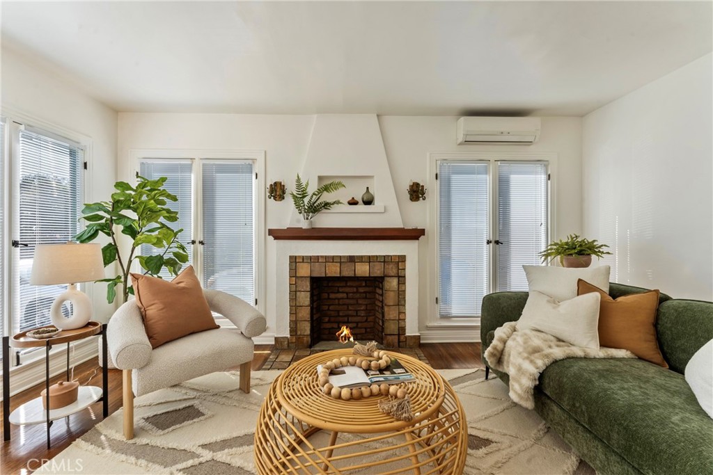 667 W Grandview